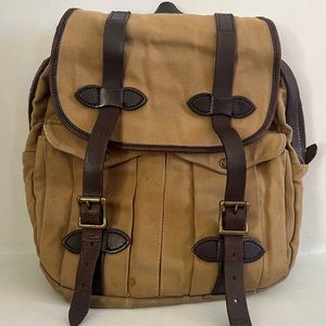 Filson Rucksack Backpack in Tan